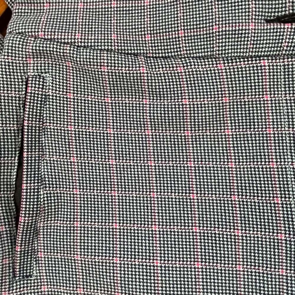 Betabrand grey and pink Houndstooth Glen Plaid ankle zip pants - Picture 3 of 6